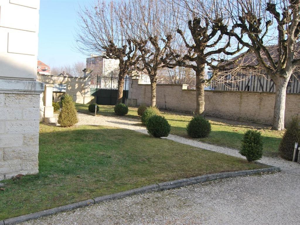 Gite La Tour Boileau Troyes Exterior photo