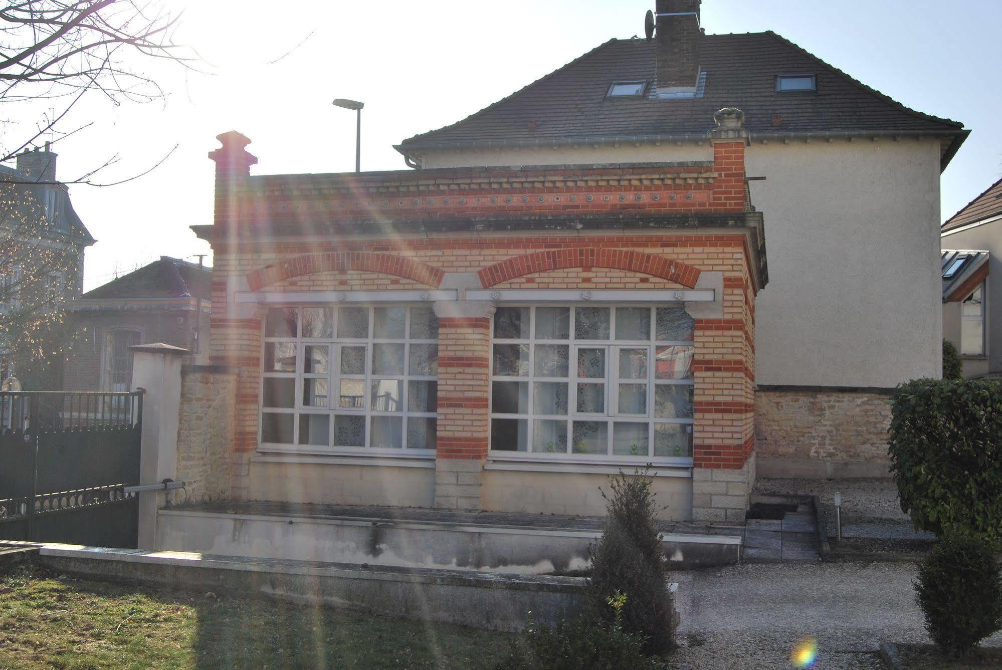 Gite La Tour Boileau Troyes Exterior photo