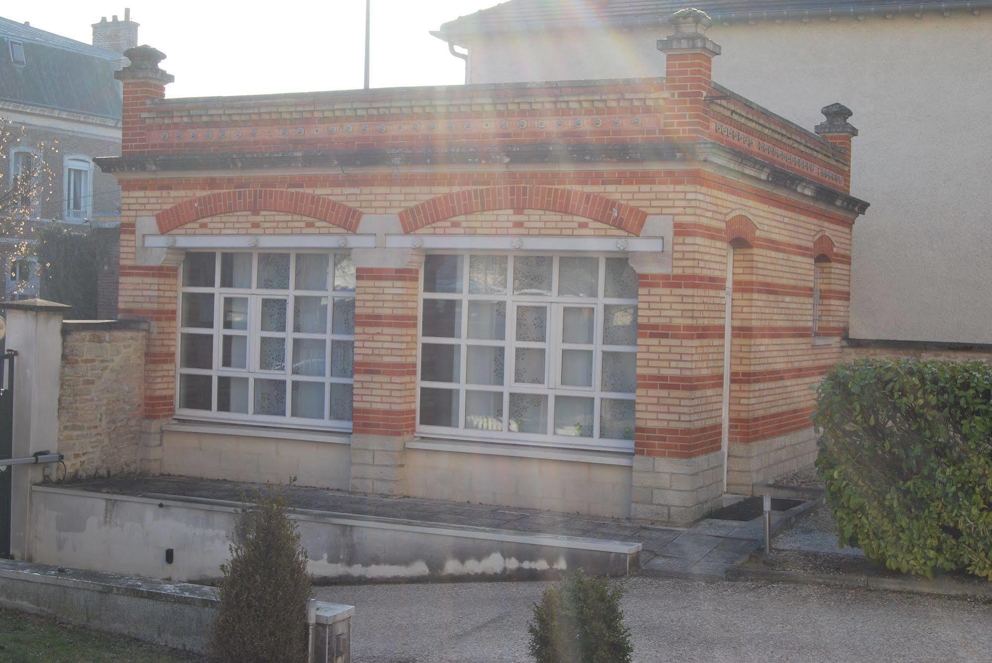 Gite La Tour Boileau Troyes Exterior photo